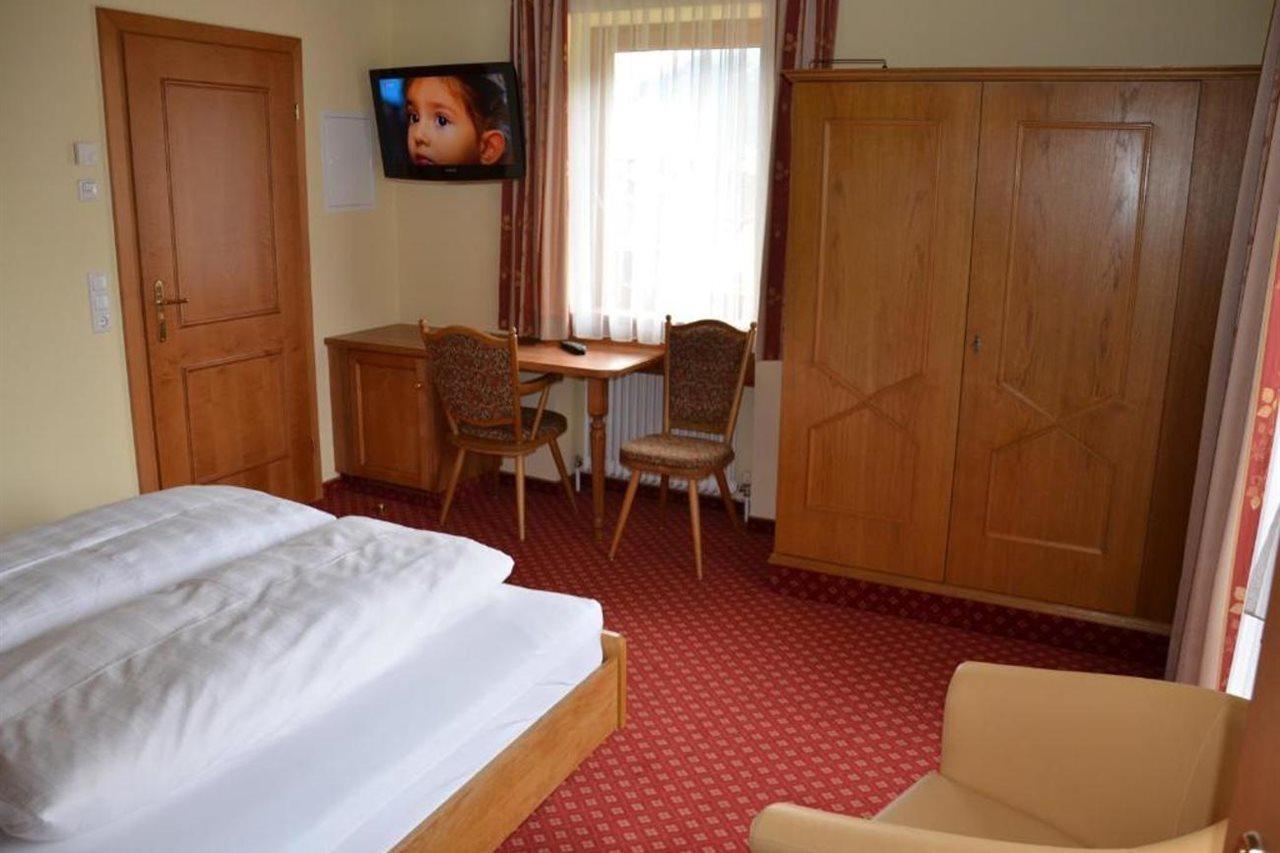 Hotel-Pension Strolz Mayrhofen Zewnętrze zdjęcie