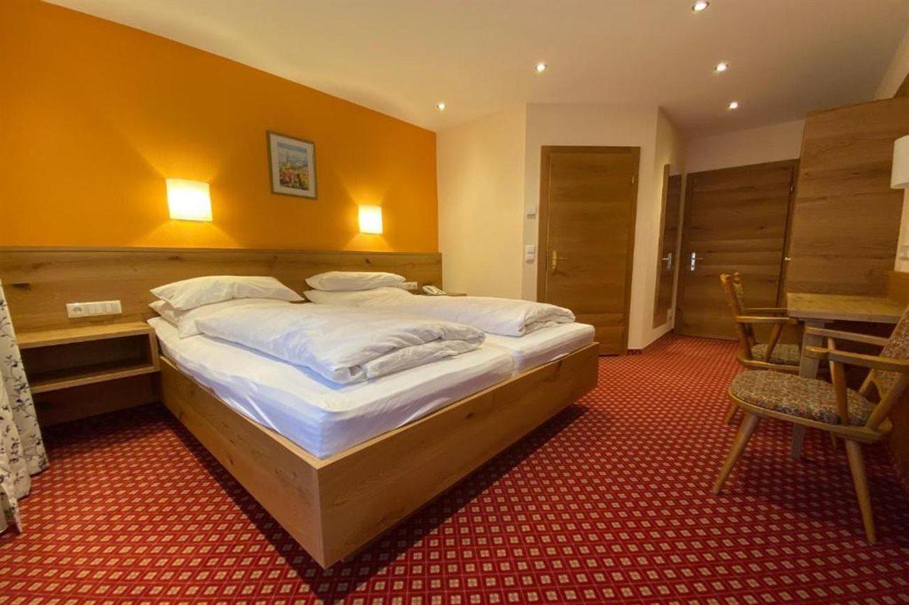 Hotel-Pension Strolz Mayrhofen Zewnętrze zdjęcie