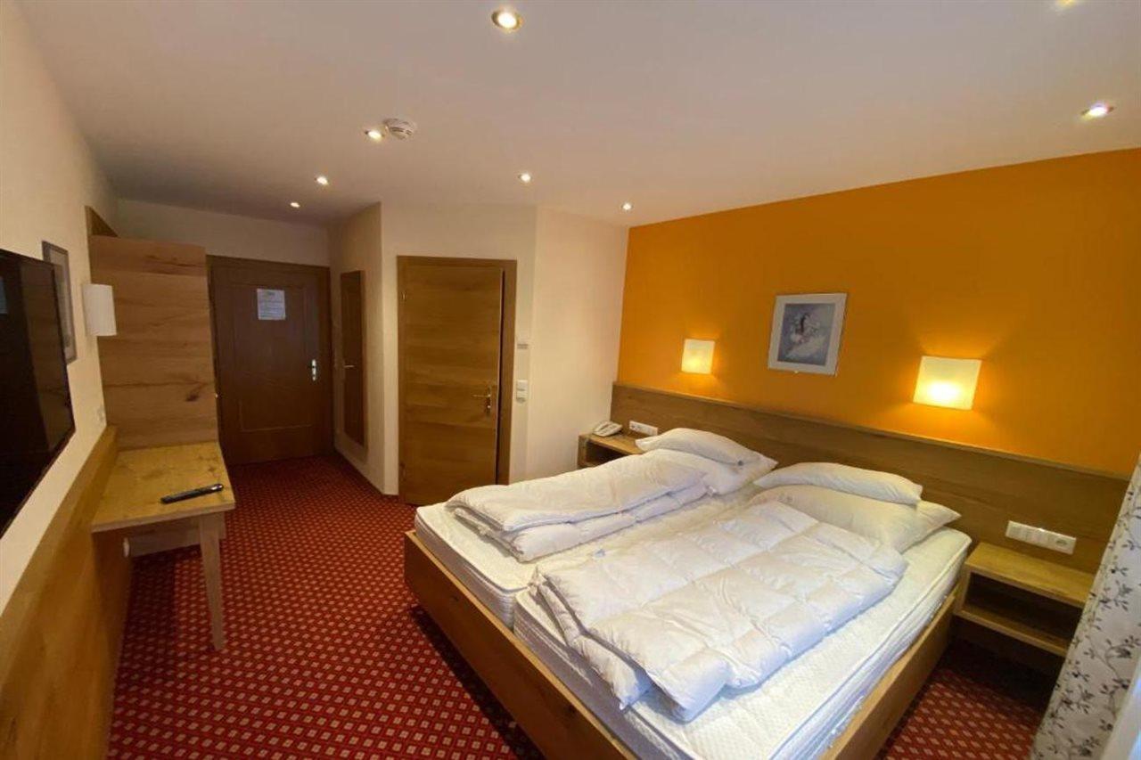 Hotel-Pension Strolz Mayrhofen Zewnętrze zdjęcie