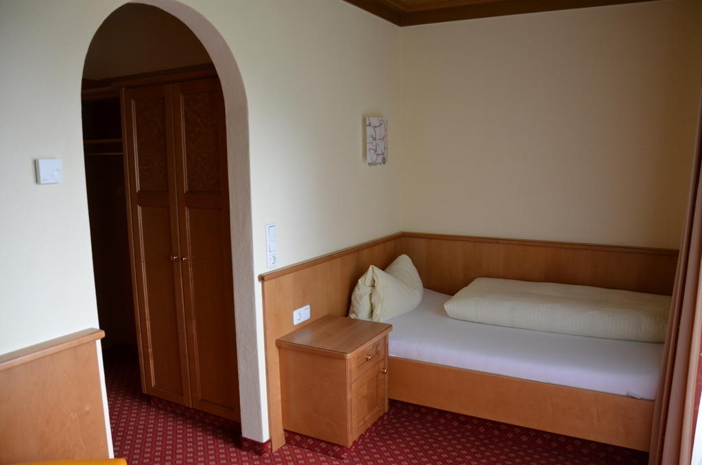 Hotel-Pension Strolz Mayrhofen Pokój zdjęcie