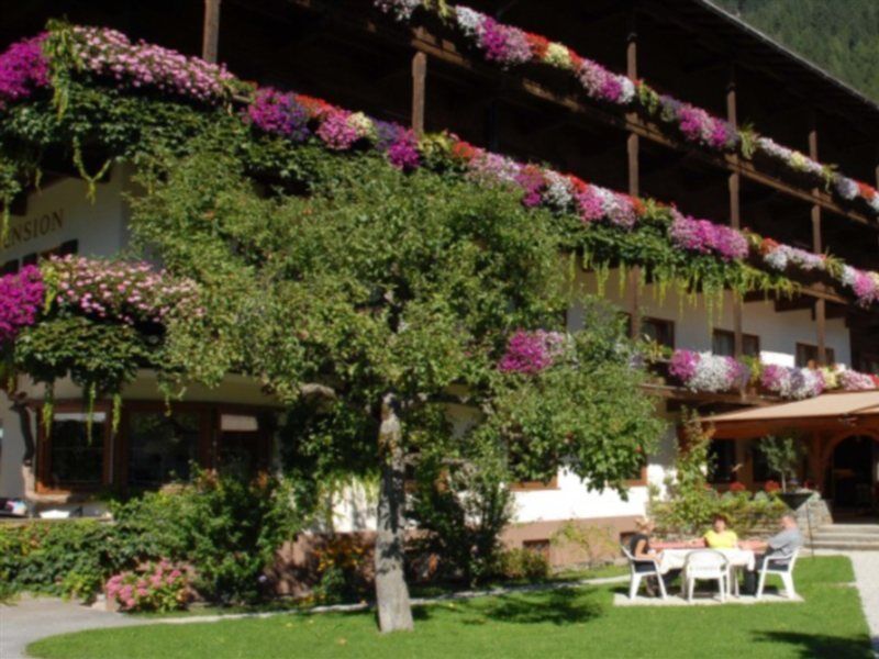 Hotel-Pension Strolz Mayrhofen Zewnętrze zdjęcie